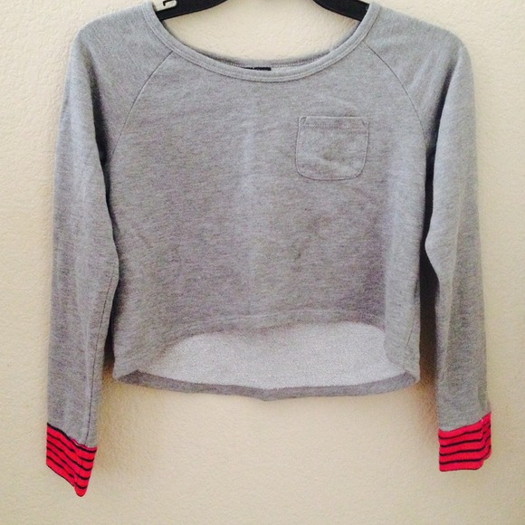 Long sleeved crop top
