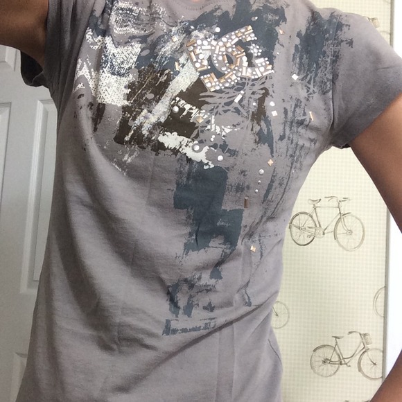 ❌SOLD❌DC studded gray fitted tee - Picture 1 of 4