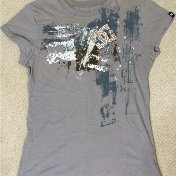 ❌SOLD❌DC studded gray fitted tee - Picture 2 of 4