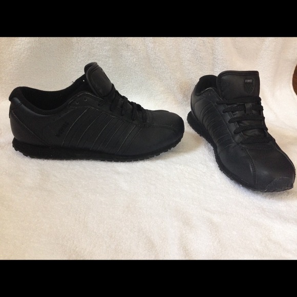 KSwiss all black shoes