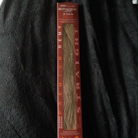 Euronext 18" Remy Human Hair Clip in Extensions - Picture 2 of 2