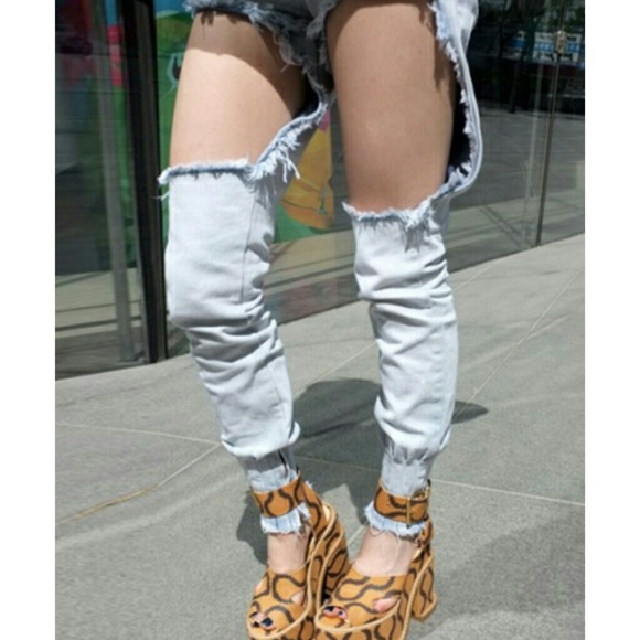 MAJOR RIPPED JEANS - Picture 3 of 3