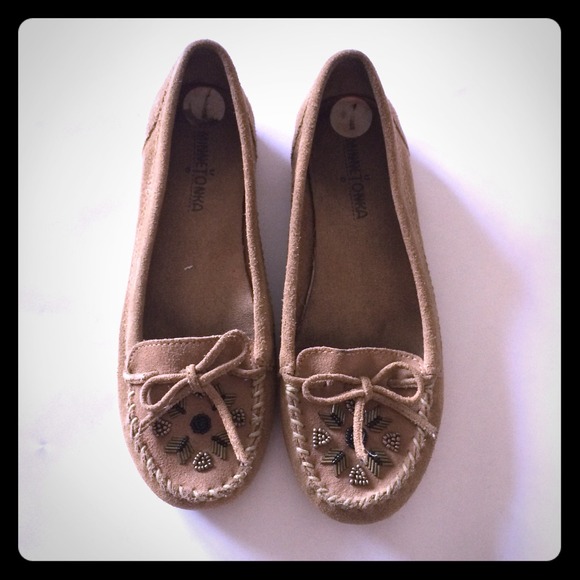MINNETONKA Brown Moccasins
