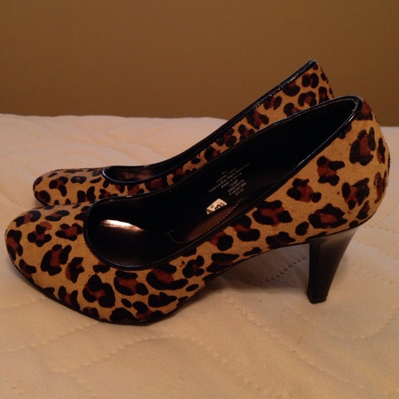 Merona Shoes - NWOT Merona (target) cheetah print heels Merona Shoes - NWOT Merona (target) cheetah print heels