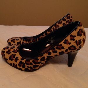 Merona Shoes - NWOT Merona (target) cheetah print heels Merona Shoes - NWOT Merona (target) cheetah print heels