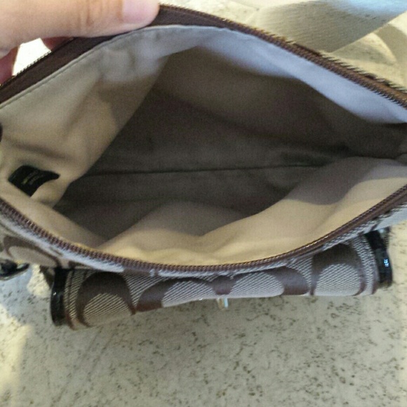 Coach Cross-body purse - Picture 4 of 4