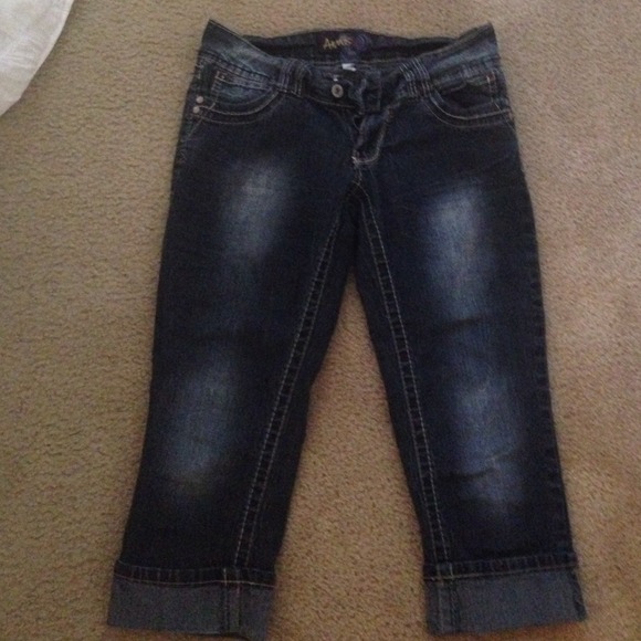 Dark wash capris