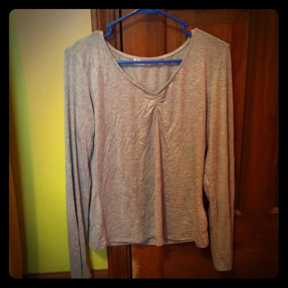 Olsenboye gray shirt