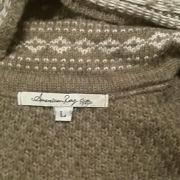 American Rag sweater - Picture 3 of 3