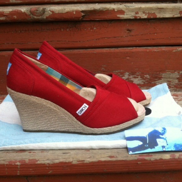 Gorgeous Red Canvas TOMS Wedges -NWT