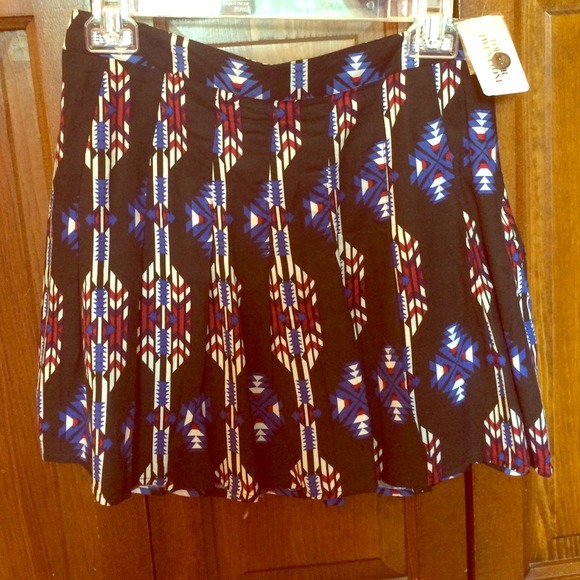Forever 21 Dresses & Skirts - Aztec print skirt