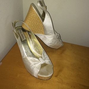 STEVE MADDEN WEDGES
