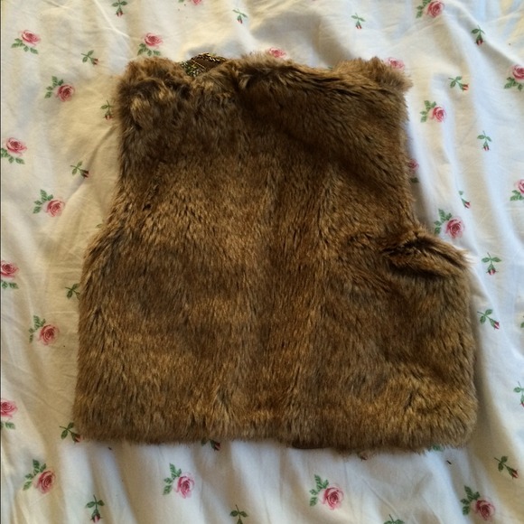 🌸SOLD🌸 Forever 21 Fur Vest w/ Accents - Picture 3 of 4