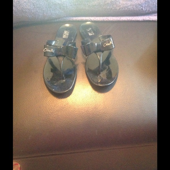 💲 SOLD 💲💲Coach sandals