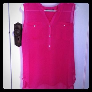 Sleeveless hi-lo hem polyester shirt