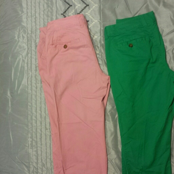 2 pairs colored Capris.
