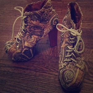 Tapestry Jeffrey Campbell litas size 7