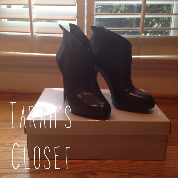 💥REDUCED💥Jessica Simpson // Black Booties