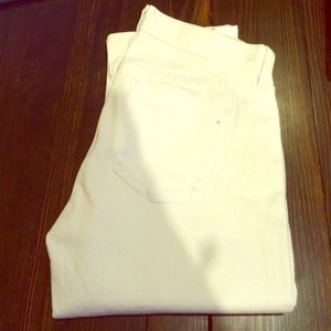 Cute white cropped pants