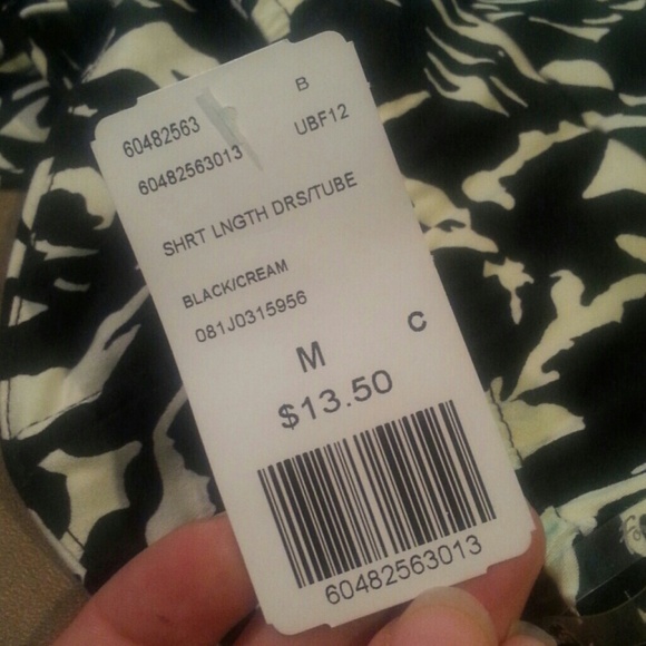 MED BLK/Cream ROSE DRESS (Forever21) - Picture 2 of 2