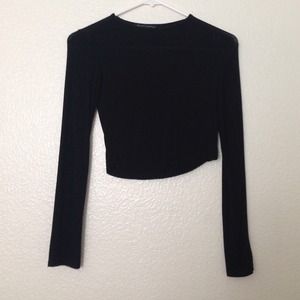 Brandy Melville cropped long sleeve shirt
