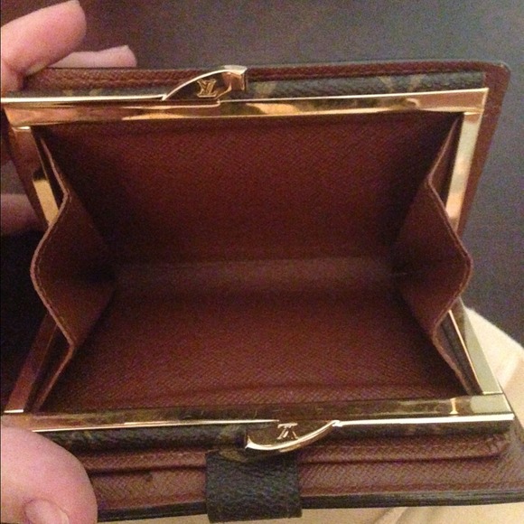Extra pics of authentic Louis Vuitton wallet