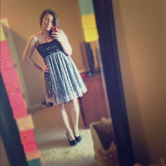 Formal sparkle dress - Picture 1 of 3