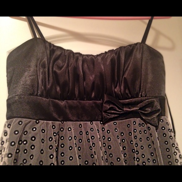 Formal sparkle dress - Picture 3 of 3