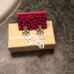 Betsey Johnson music note earrings