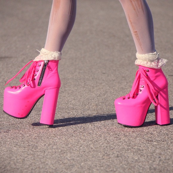 UNIF Shoes - 👀💗LOOKING FOR Hot Pink UNIF Hellbounds💗👀