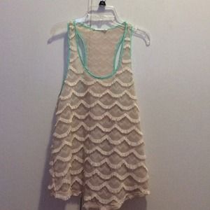 frilly tank top💙