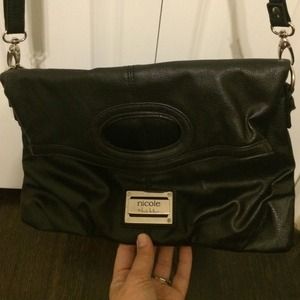 Black flat cross body.