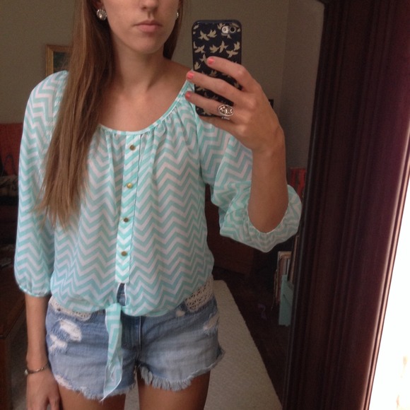 🚫🚫SOLD🚫🚫Chevron blouse - Picture 4 of 4