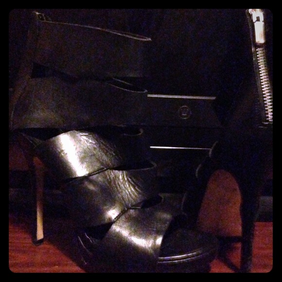 Blk! Booties open toe