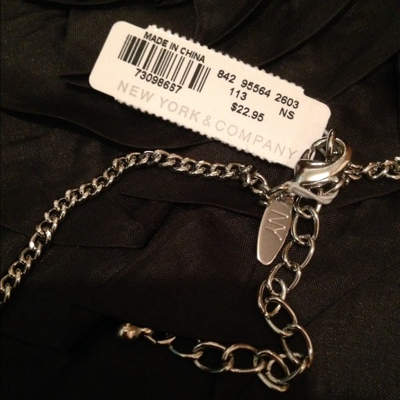 πGiftedπ New York & Co. Pink Statement Necklace - Picture 3 of 3