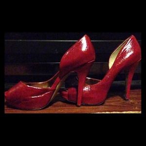 Red pumps