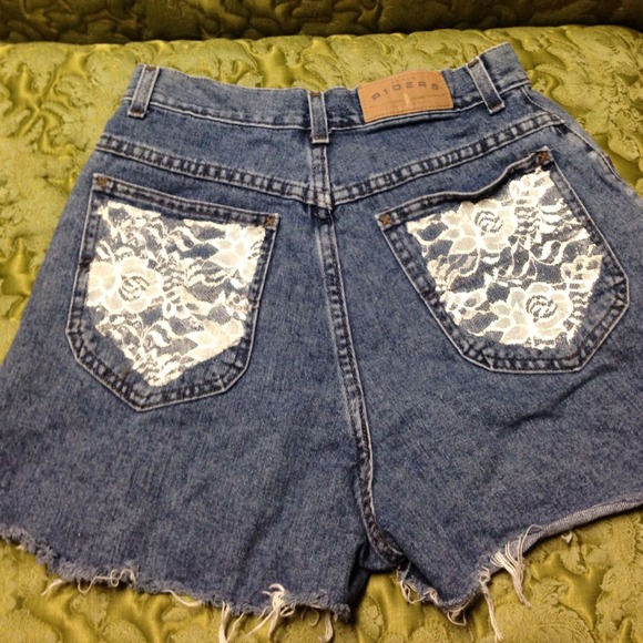 Lace pocket high waisted shorts