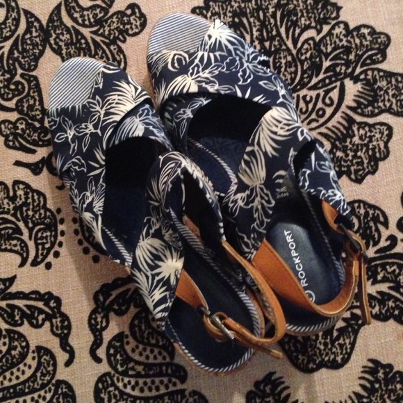 ROCKPORT wedges Hawaiian print with cork & leather