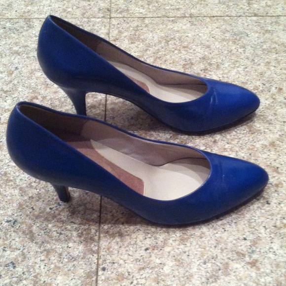 Shoes - Imperial pointed blue heels
