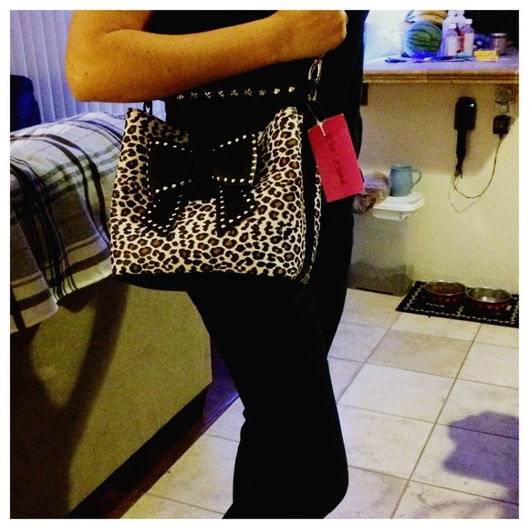 💎Betsey Johnson Leopard Bow Purse / Handbag - Picture 2 of 4