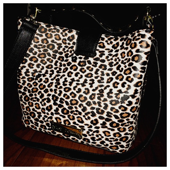 💎Betsey Johnson Leopard Bow Purse / Handbag - Picture 3 of 4