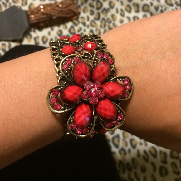 Flower bracelet NEW