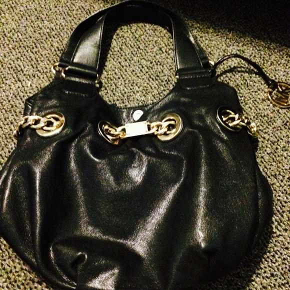 Michael Kors black. Genuine. Preloved 🌹