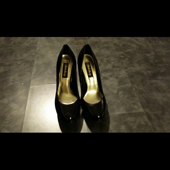 Platforms Pumps - Picture 1 of 2