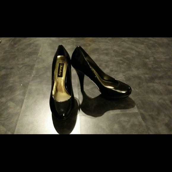 Platforms Pumps - Picture 2 of 2