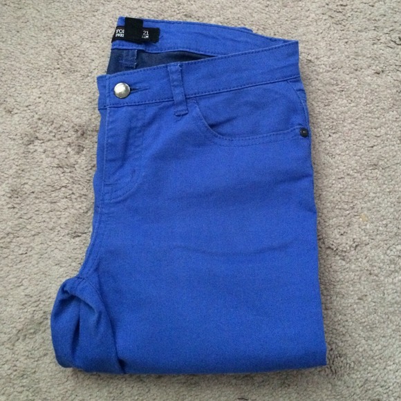 ❎SOLD!❎ Forever 21 Blue Skinny Jeans - Picture 3 of 4
