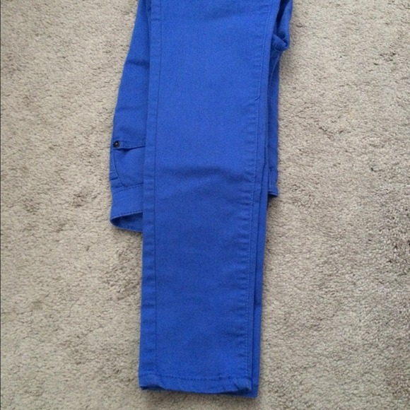 ❎SOLD!❎ Forever 21 Blue Skinny Jeans - Picture 4 of 4