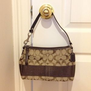[ reduced price ] Brown coach handbag  (no trades)