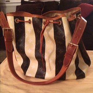 LV Rayures Noe petit. No trades