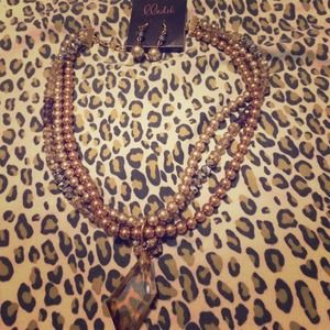 Pretty chunky statement necklace with earrings